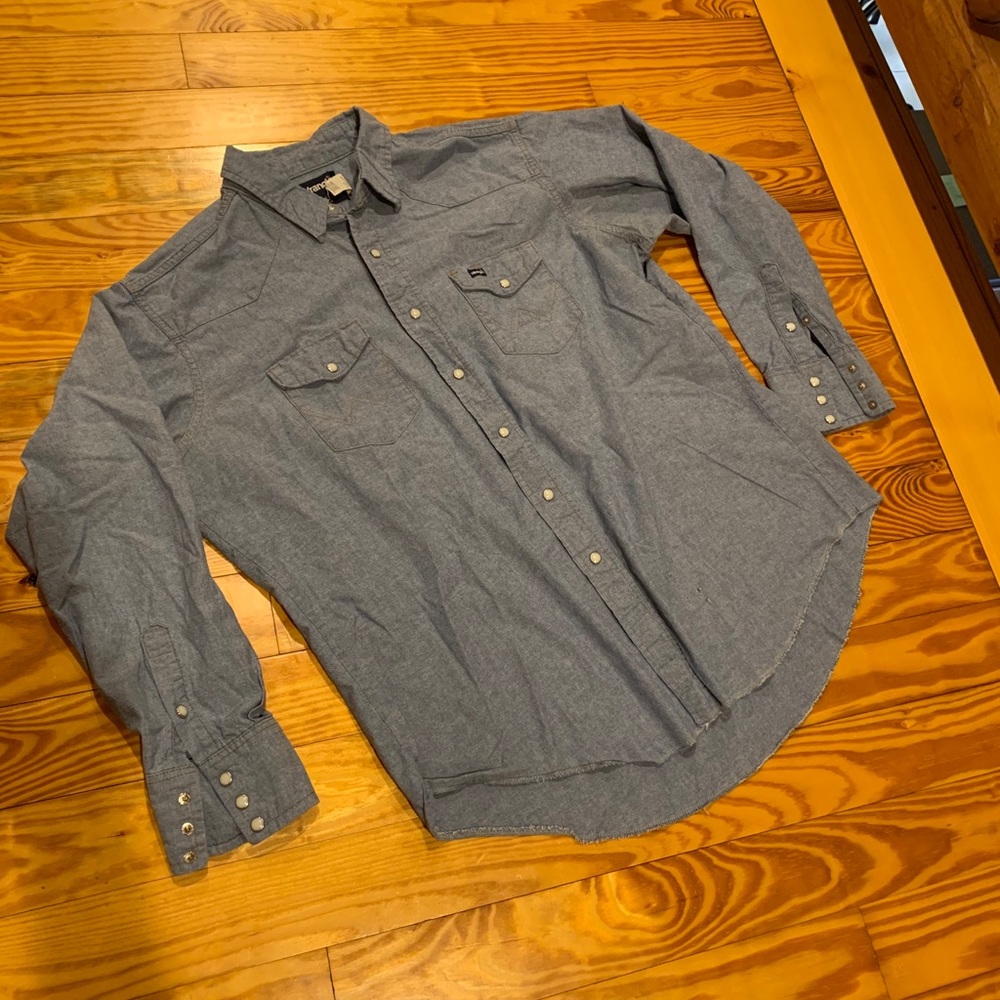 Men’s Wrangler Chambray Shirt Size 18 - 35